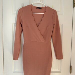 Boohoo Pastel Pink Long Sleeve Dress - Size Medium - Feminine and Elegant